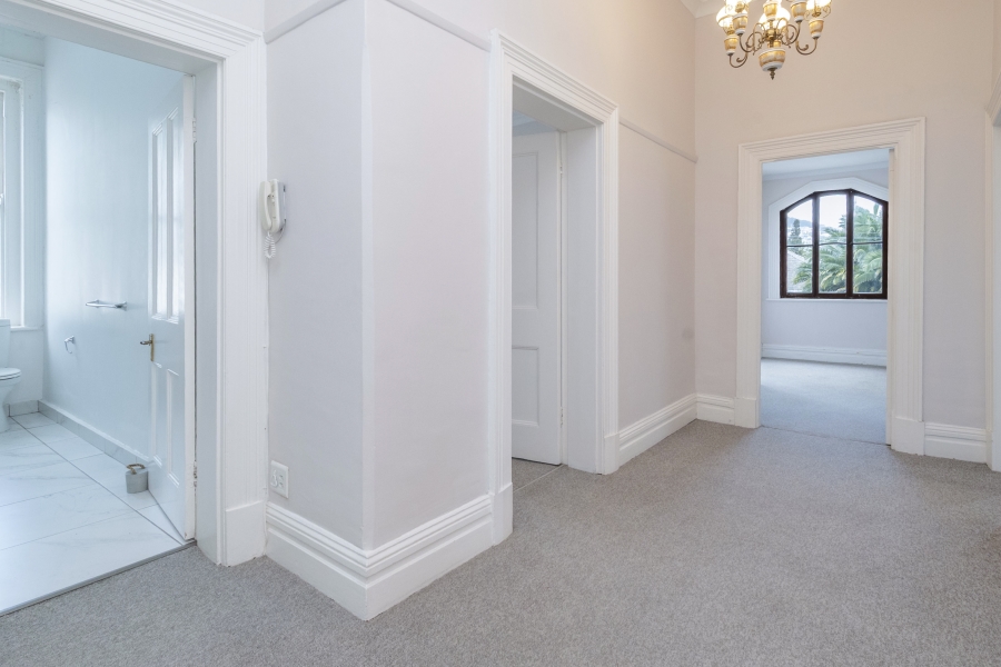 3 Bedroom Property for Sale in Sea Point Western Cape